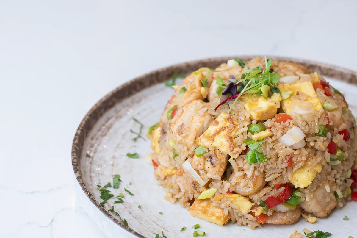 Arroz chaufa — Peruvian fried rice with egg and scallions
